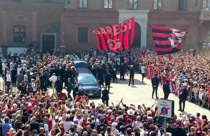 Italia: el emotivo adiós a Franco Baresi, en un funeral multitudinario en Milán